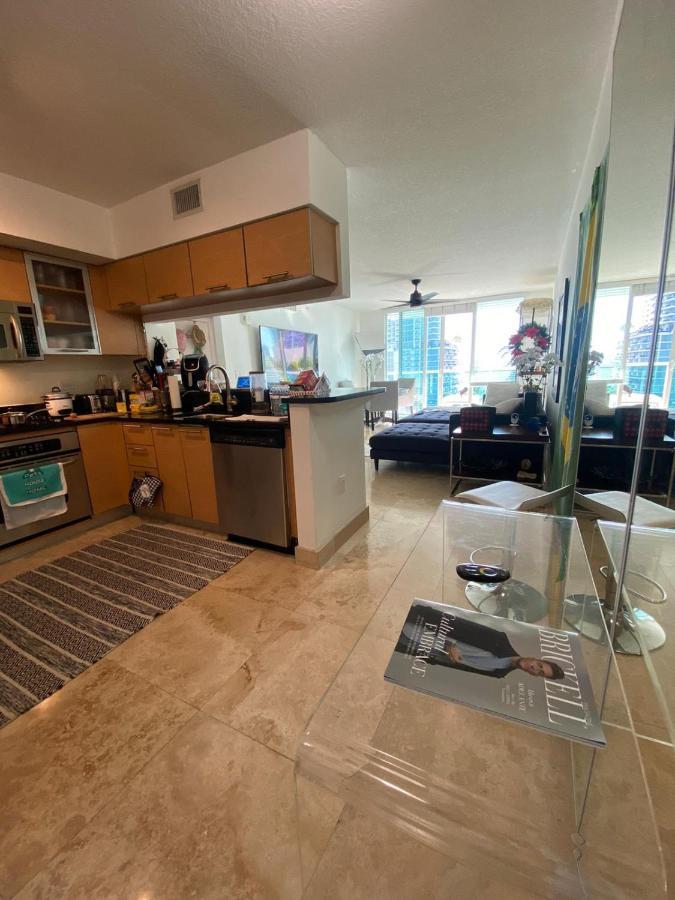 ميامي Comfortable Room In The Brickell City Center Area المظهر الخارجي الصورة