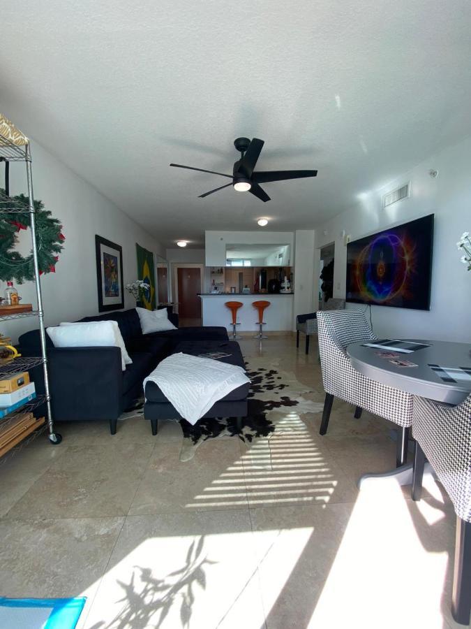 ميامي Comfortable Room In The Brickell City Center Area المظهر الخارجي الصورة